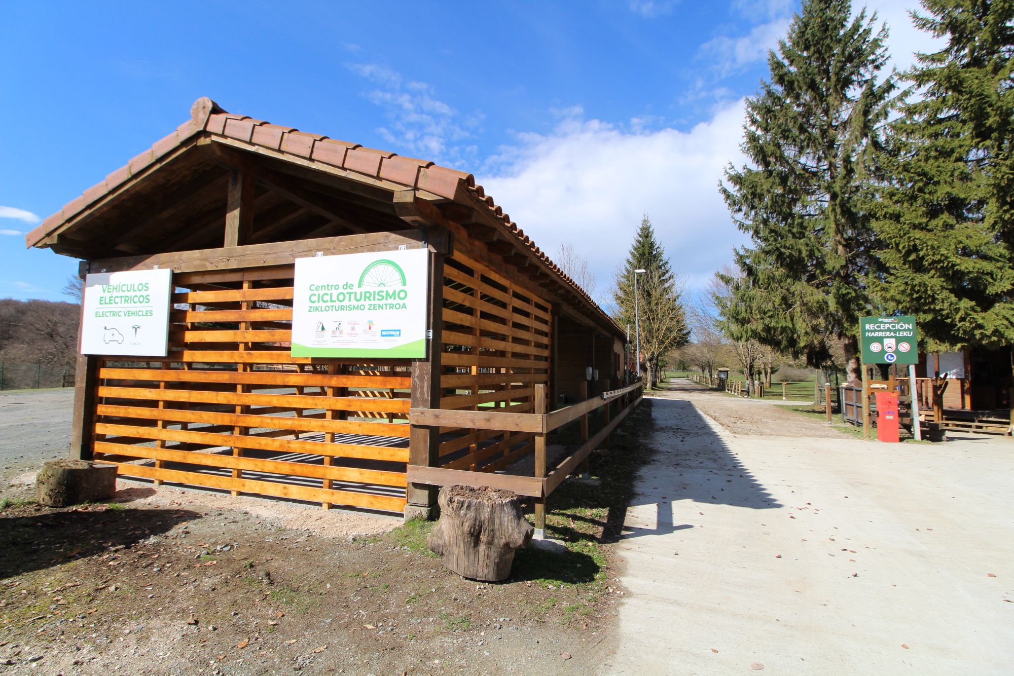 Área de autocaravanas Camping Urbasa en Olazti, Navarra